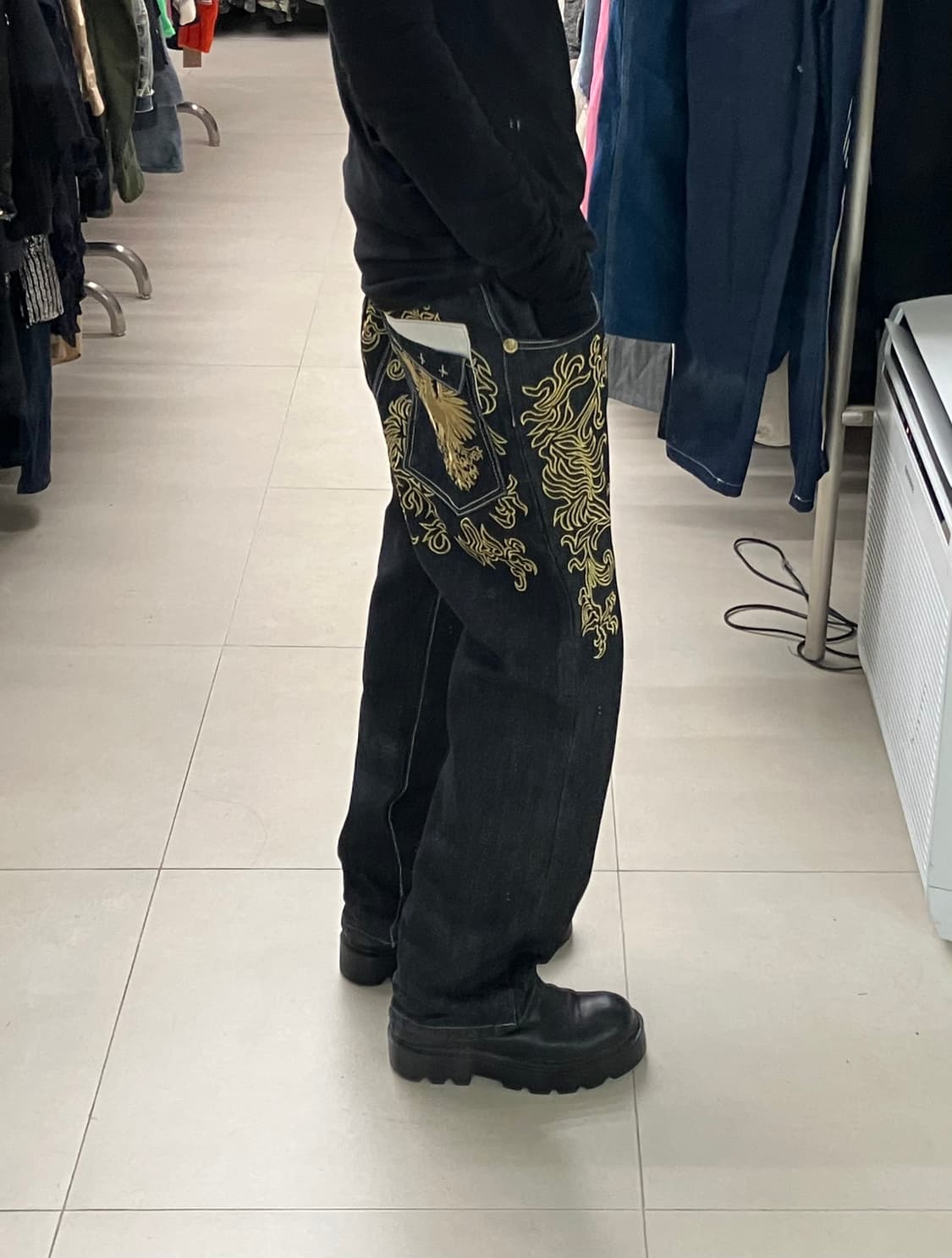 크라운 홀더 금장 자수 블랙 데님 팬츠 32 상품이미지8