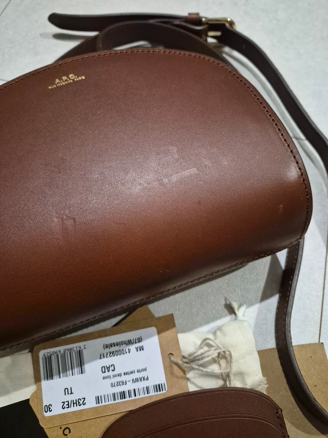 A.P.C. 하프문 가방 브라운 + 카드지갑 세트 상품이미지8