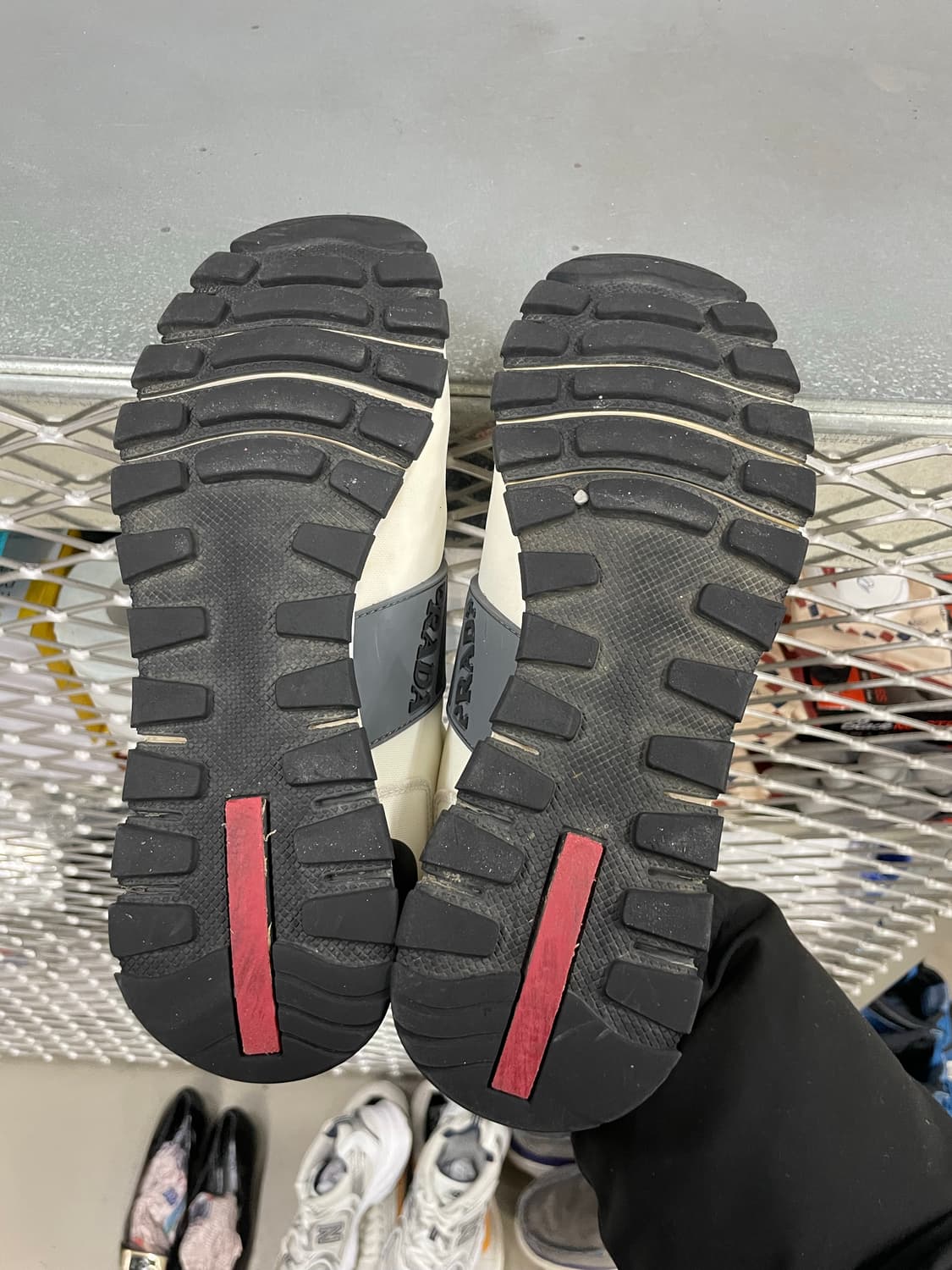 프라다 나일론 로우탑 화이트 265 상품이미지6