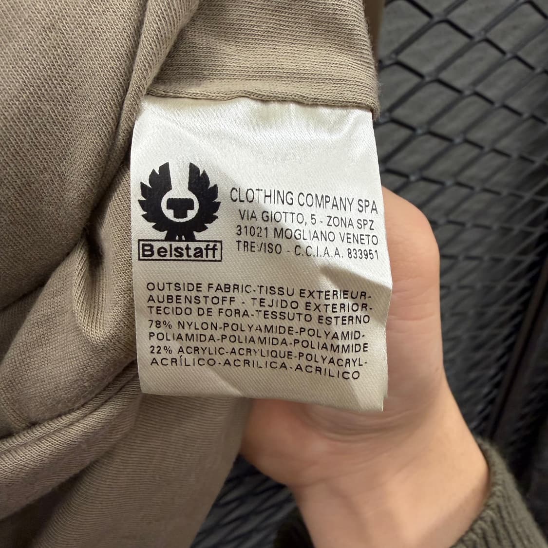 벨스타프 나일론 풀집업 A-2 자켓 투포켓 롱시보리 디테일 베이지 상품이미지7