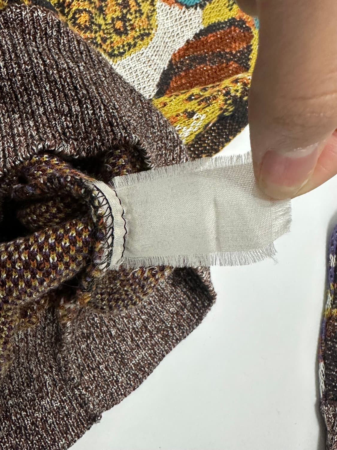 미쏘니 멀티컬러 나비 패턴 니트 상품이미지8