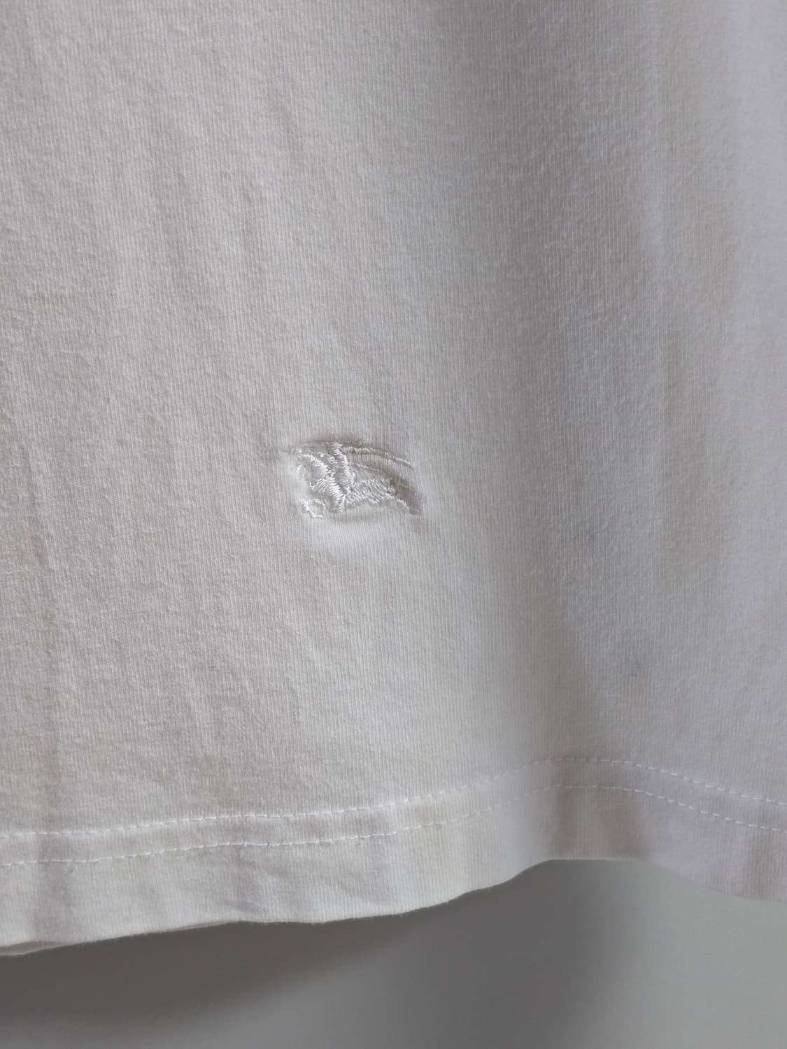 Burberry 버버리 화이트 반팔 티셔츠 M 상품이미지3