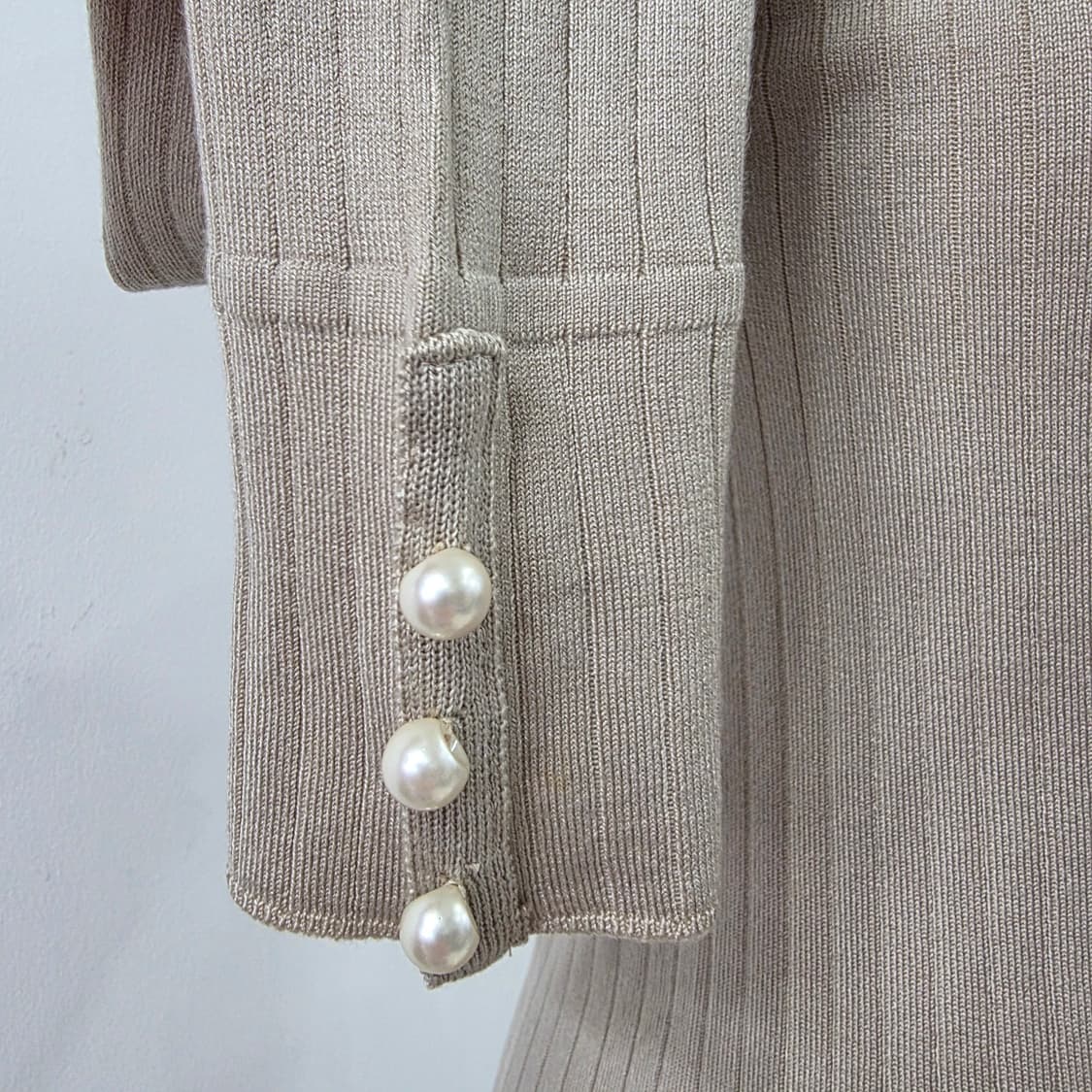 Cluel 진주 버튼 슬림 골지 니트 가디건 상품이미지8