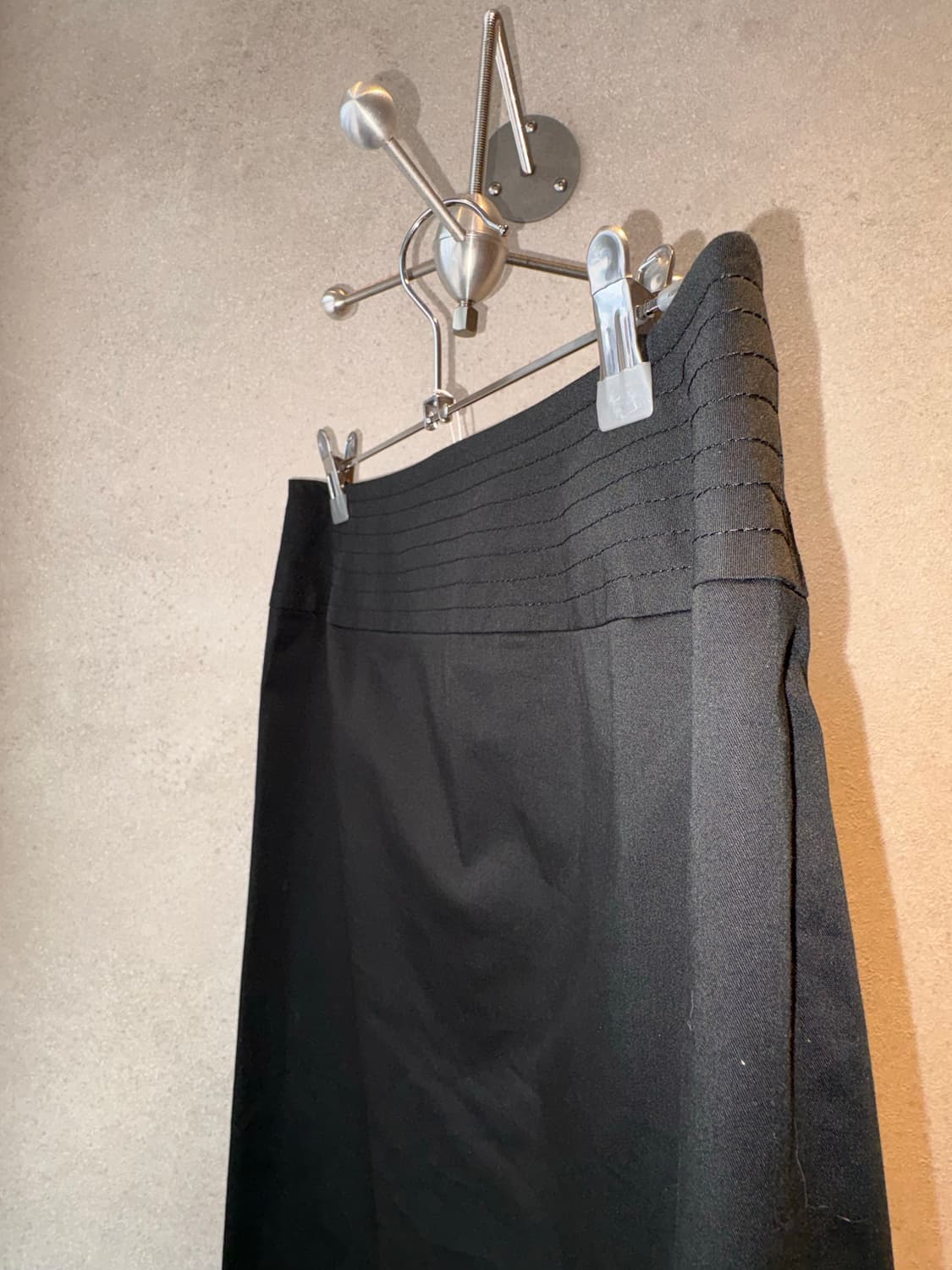 Minimal black midi skirt 상품이미지2