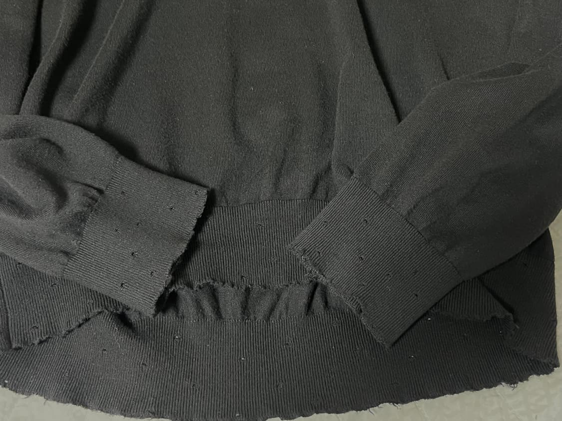 [L] Distressed V neck sweater 상품이미지3