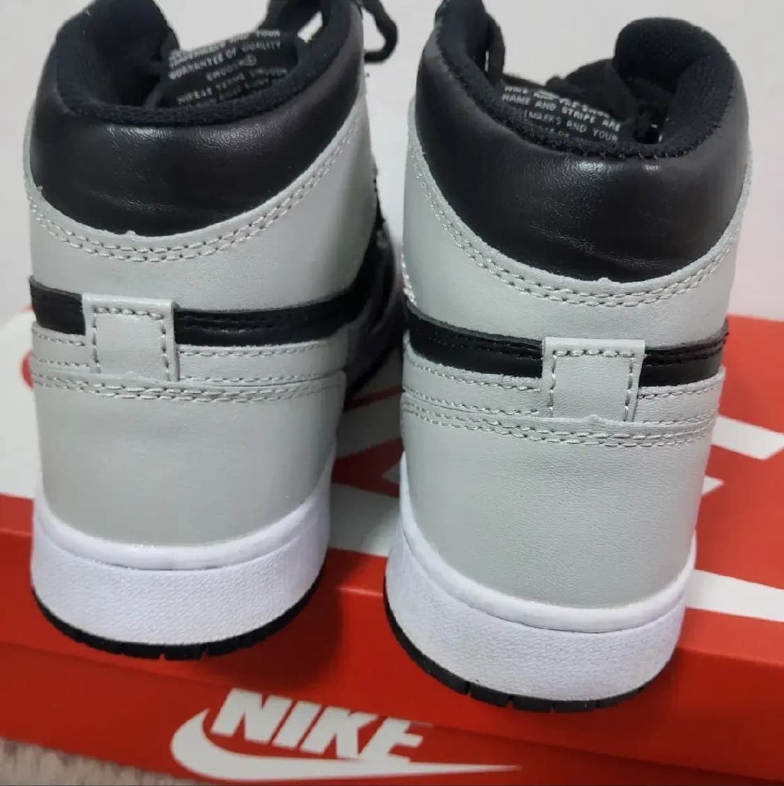 나이키 에어 조던 1 미드 하이  235 1번신음 거의 새신발 상품이미지3