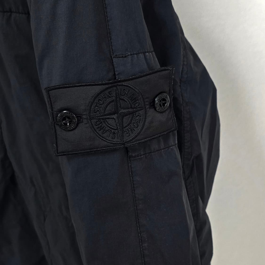 스톤아일랜드 쉐도우프로젝트 경량패딩 오버셔츠 자켓 m사이즈 95 블랙 상품이미지2