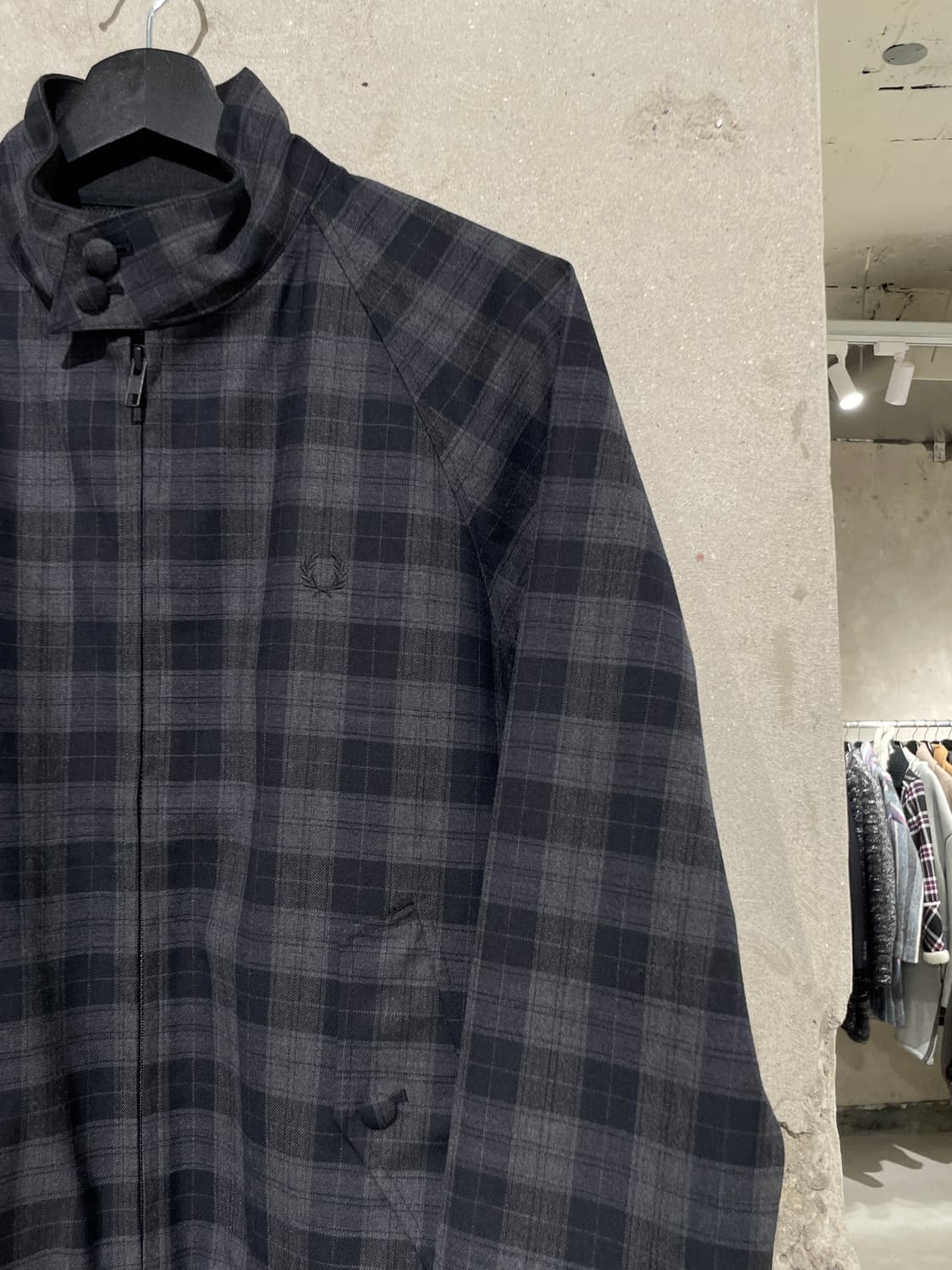 프레드 페리 블랙 앤 네이비 체크 헤링턴 자켓 상품이미지3