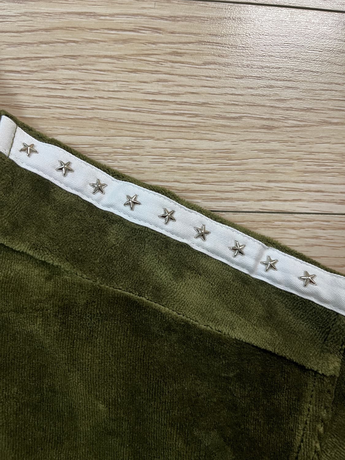 Supreme 22SS Studded Velour Track Jacket 상품이미지4