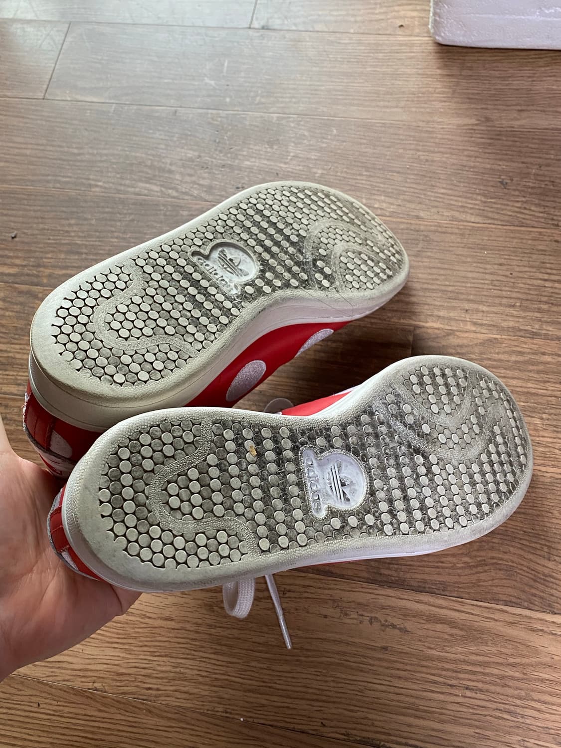 아디다스x퍼렐윌리엄스 폴카닷 스니커즈 상품이미지5