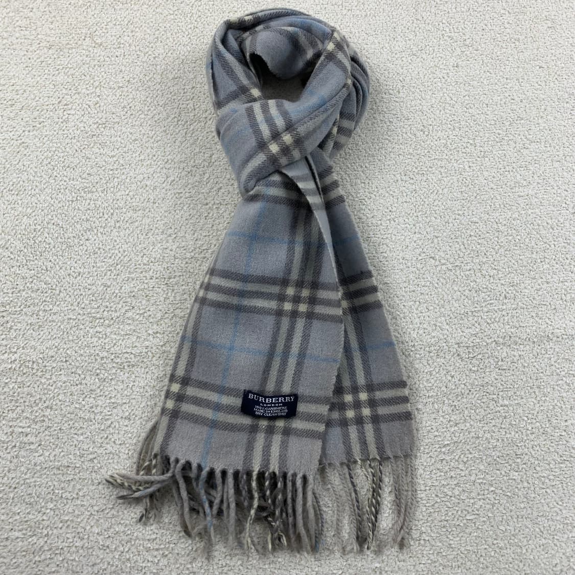 정품 버버리 스카이블루 노바체크 캐시미어 머플러 스카프  상품이미지3