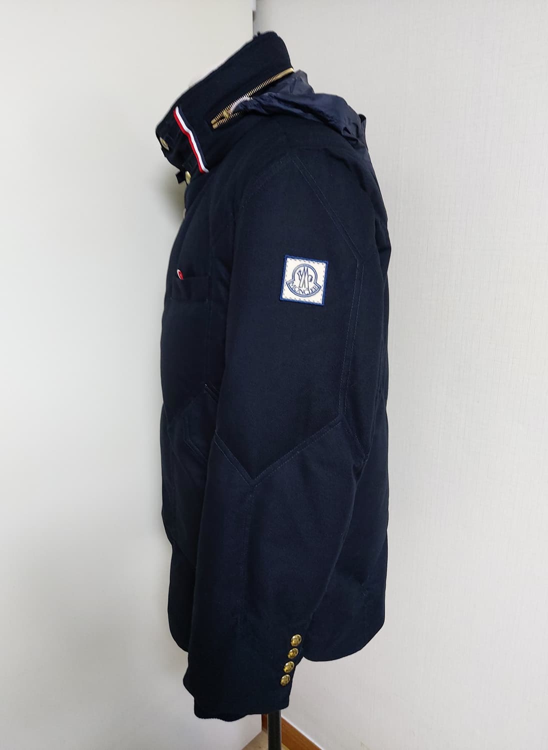 몽클레어 감마블루 금장 남성 퀼팅 구스다운 패딩 자켓 (2사이즈) 상품이미지2