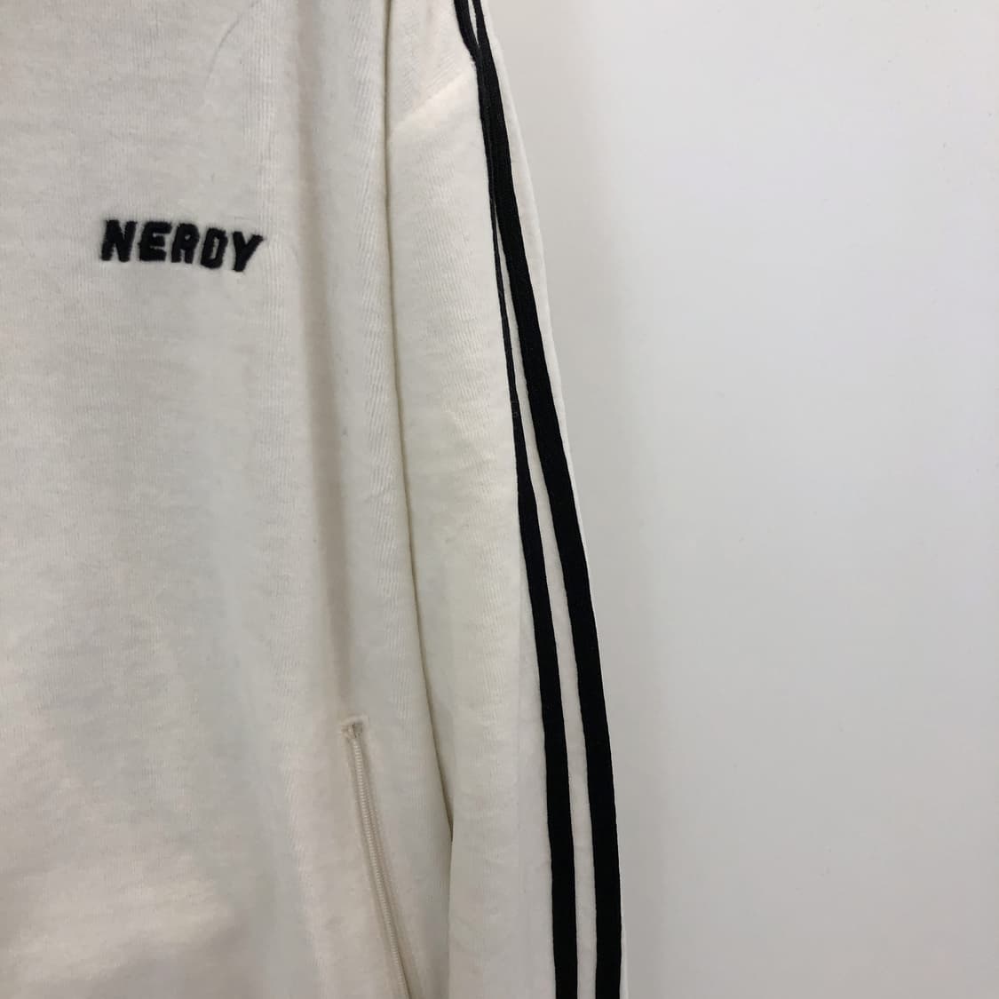 NERDY 널디 벨벳 화이트져지 M 상품이미지2