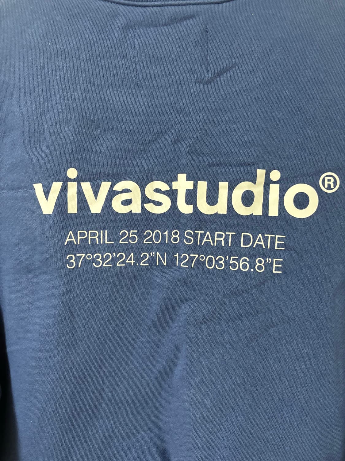 비바스튜디오 블루 맨투맨 M 상품이미지2