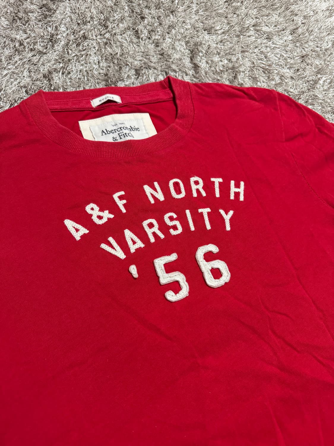 [M] 아베크롬비앤피치 레드 반팔 티셔츠 상품이미지1