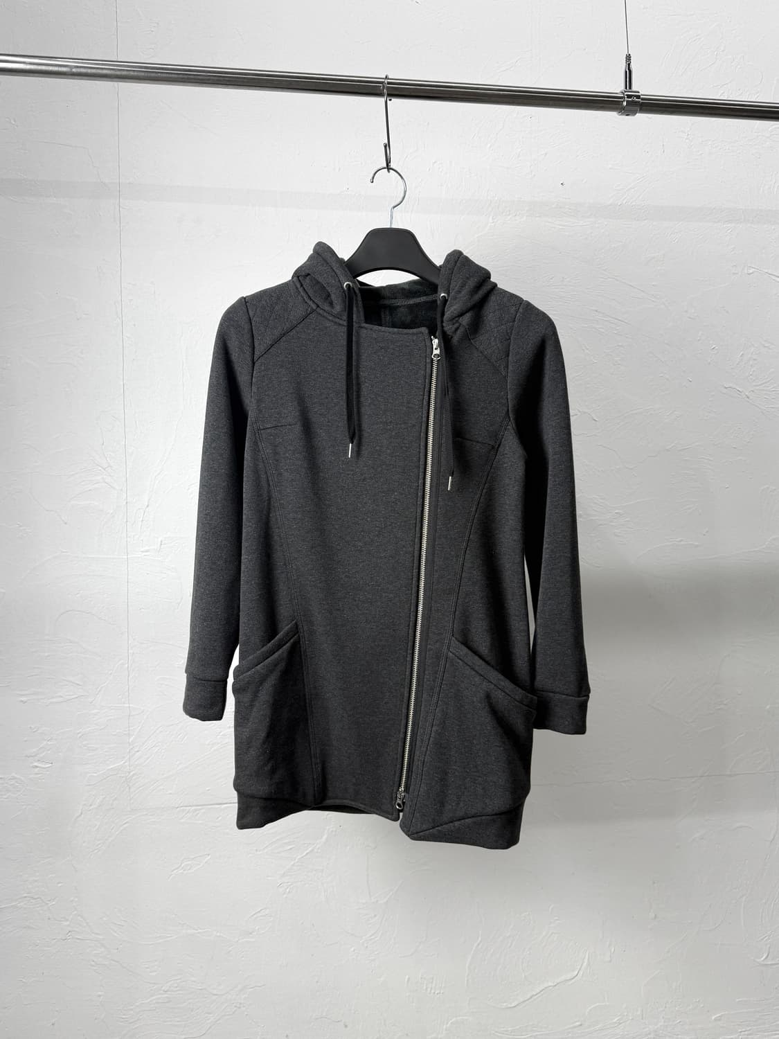 Fontana Crande 사선 후드 집업 상품이미지1