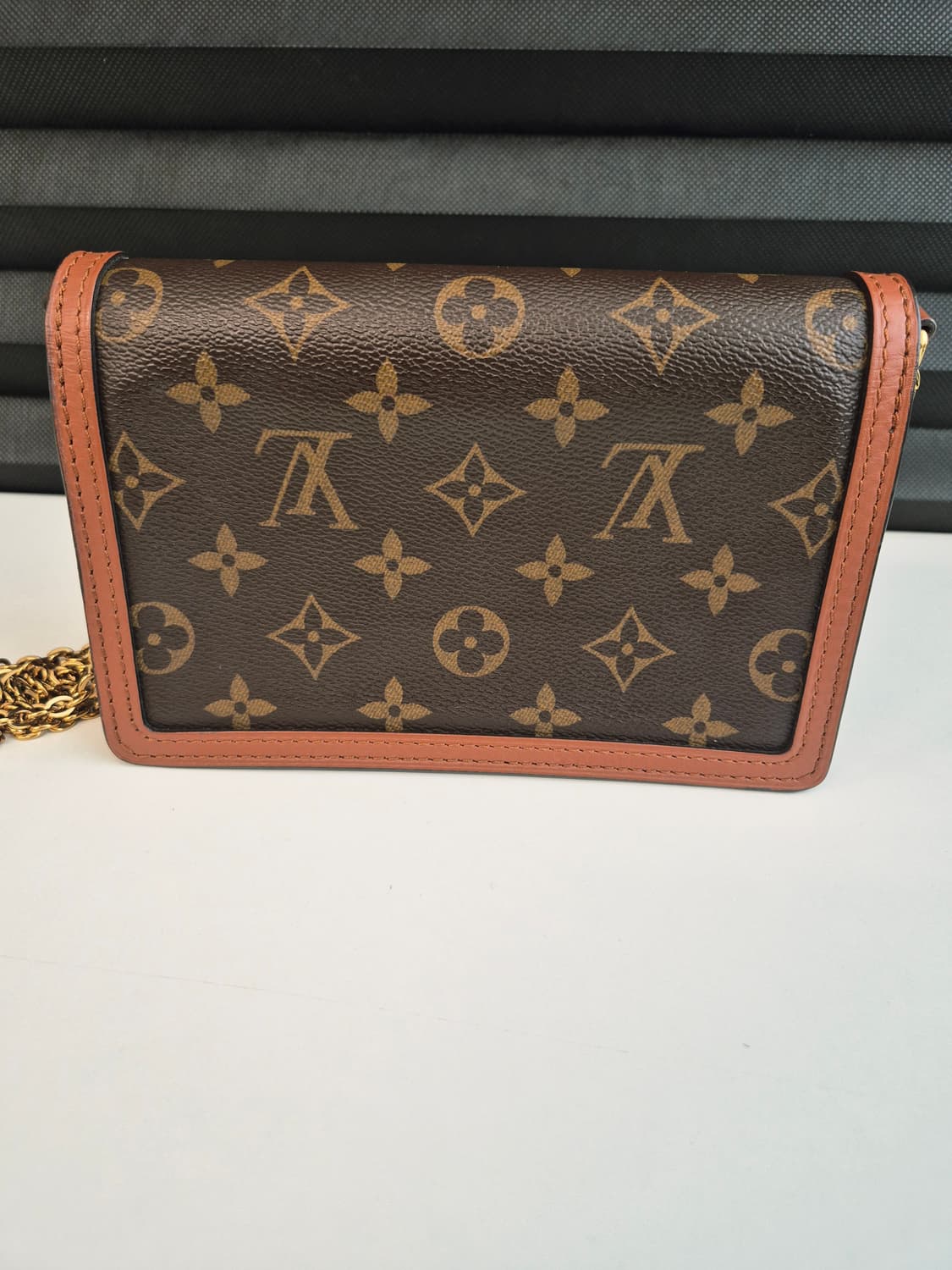 루이비통 돌핀 체인 월릿 (풀구성) 상태최상 상품이미지4