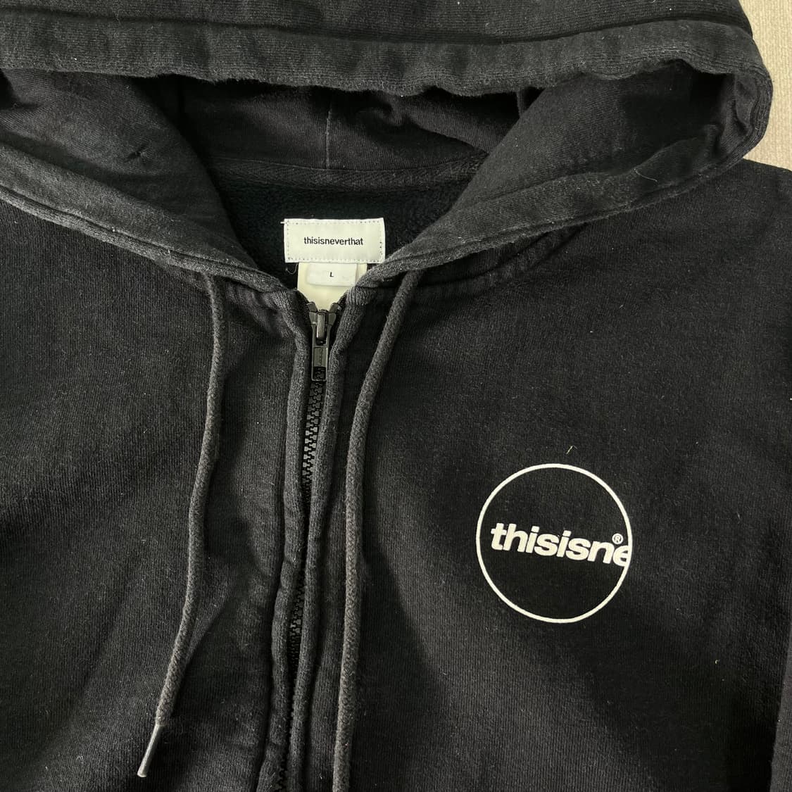 100 디스이즈네버댓 백로고 후드집업 상품이미지3