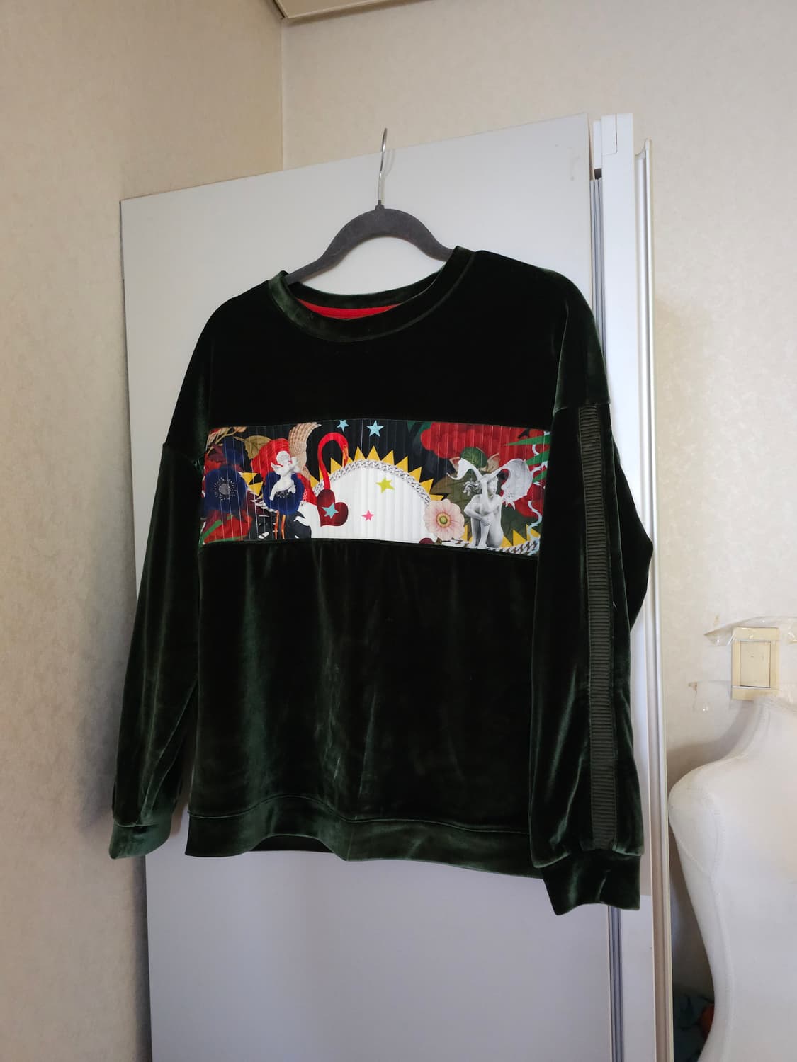 Doucan 두칸 벨벳 맨투맨 상품이미지3