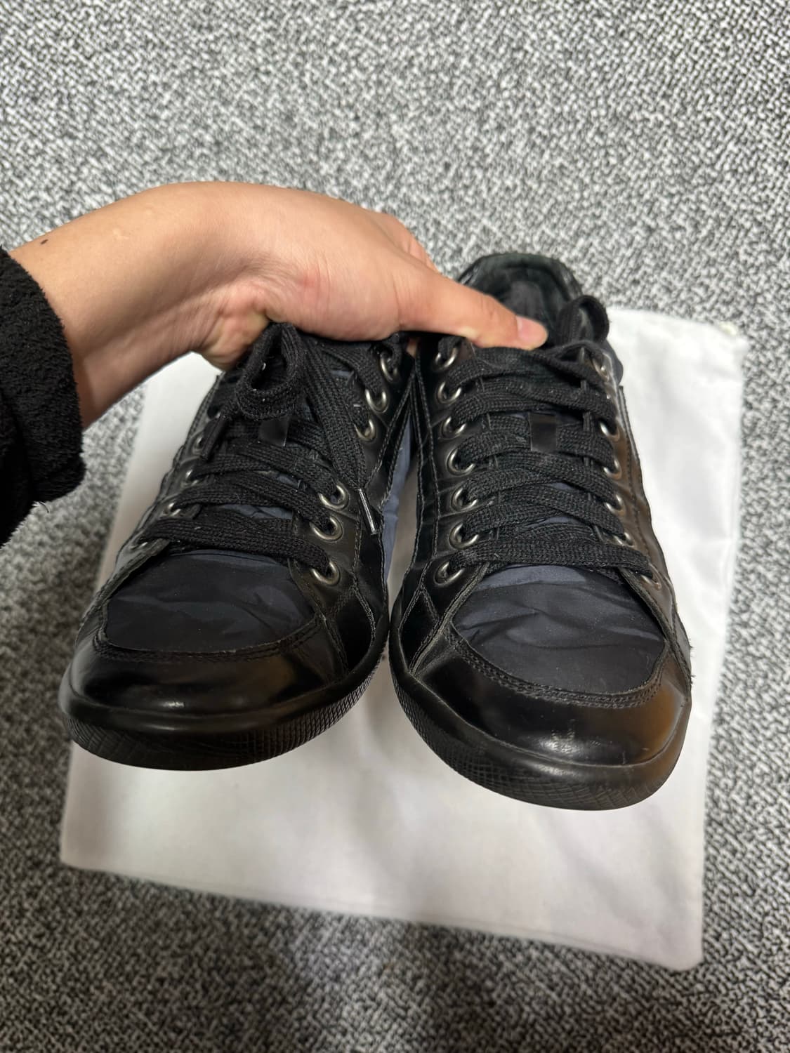 프라다 리나일론 & 레더 스니커즈 상품이미지4