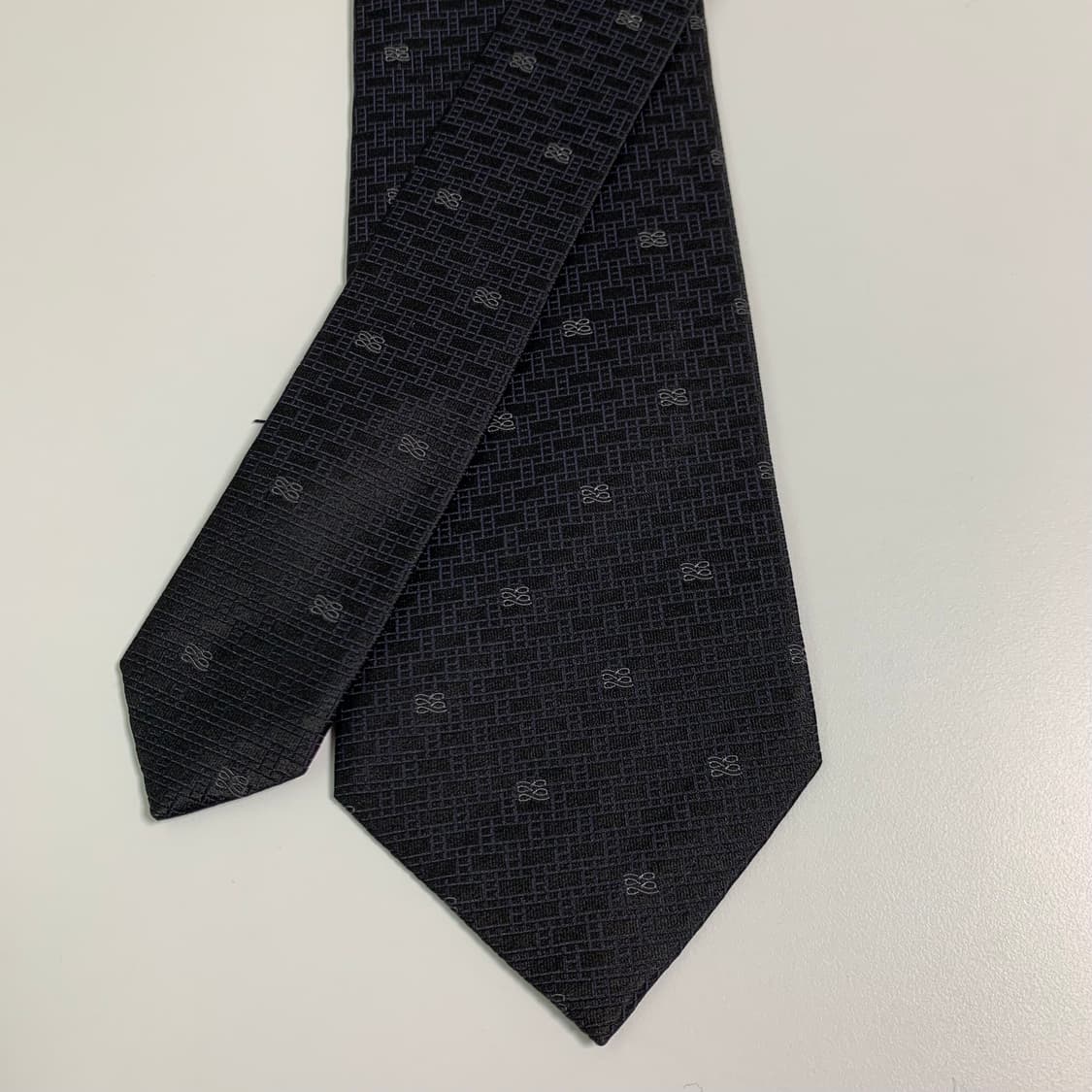 란셀(LANCEL) 블랙컬러 모노그램 명품넥타이 최상급 A+등급 상품이미지4