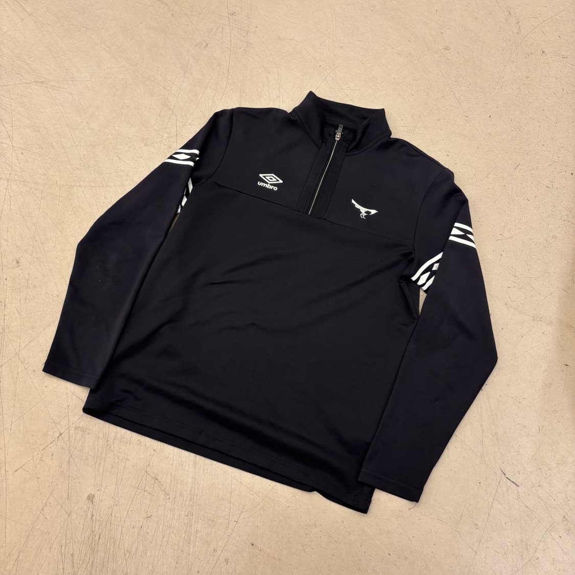 엄브로 사이드라인 스포티 롱슬리브 상품이미지1