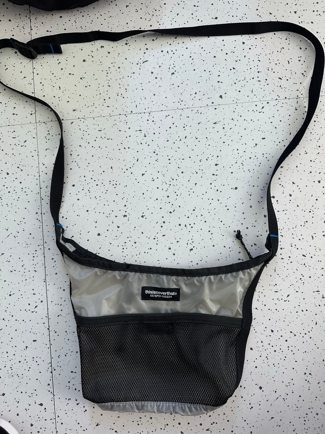 디스이즈네버댓 UL Mini Bag Silver 상품이미지4