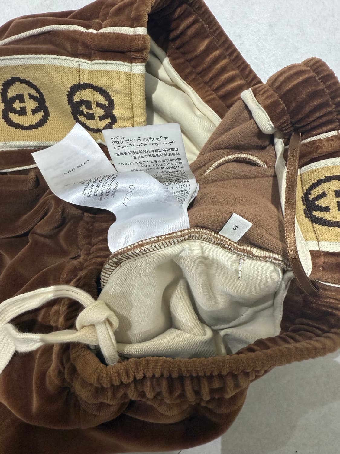 구찌 패턴 벨벳 팬츠 상품이미지4