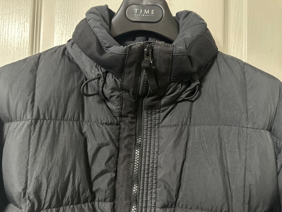 스톤아일랜드 크링클랩스 18fw 논후드 숏패딩 L사이즈 차콜 상품이미지3