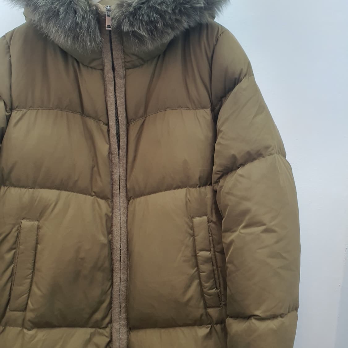 Izzat baba 여성 구스다운 롱패딩 카키 상품이미지2