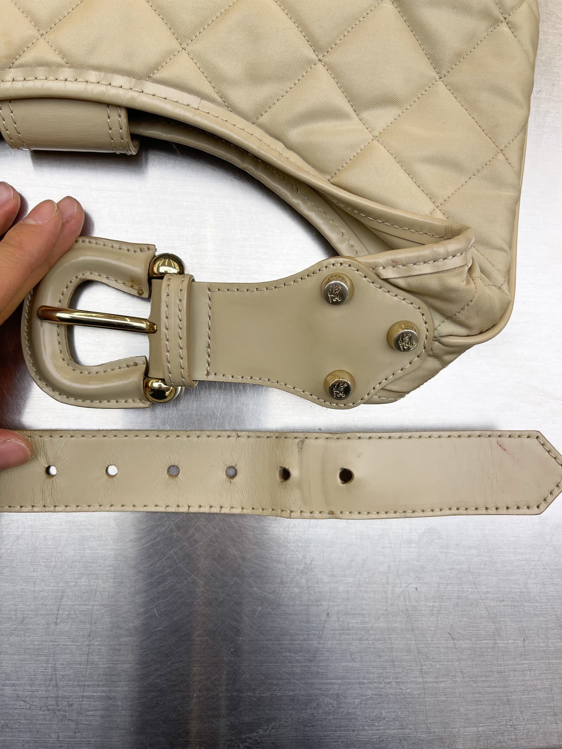 버버리 나일론 퀄티드 호보백 상품이미지8