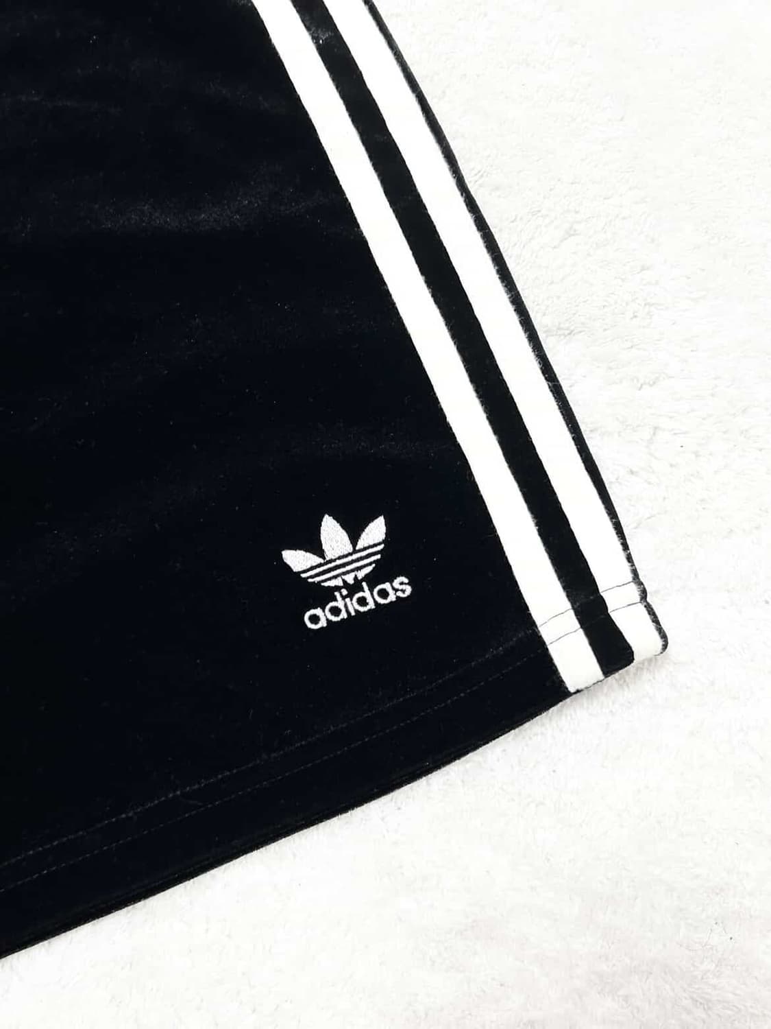 아디다스 블랙 삼선 벨벳 스커트 상품이미지6
