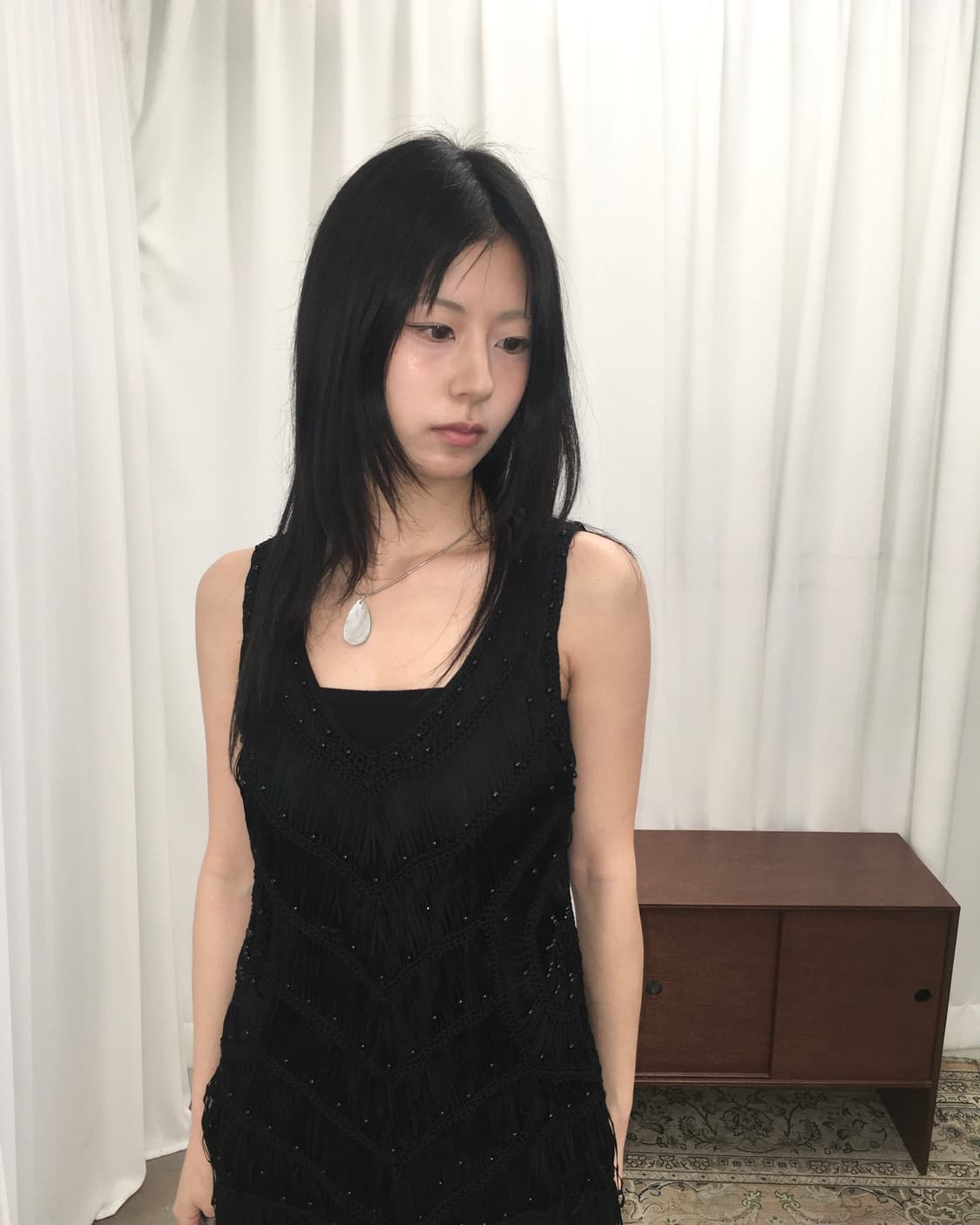 블랙 비즈 슬리브리스 상품이미지1