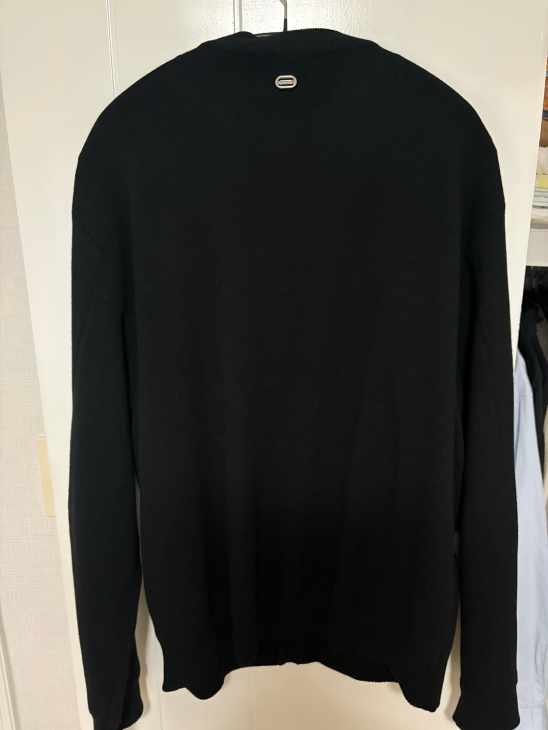 [50] 26ss 솔리드옴므 블랙 라운드넥 가디건 상품이미지3