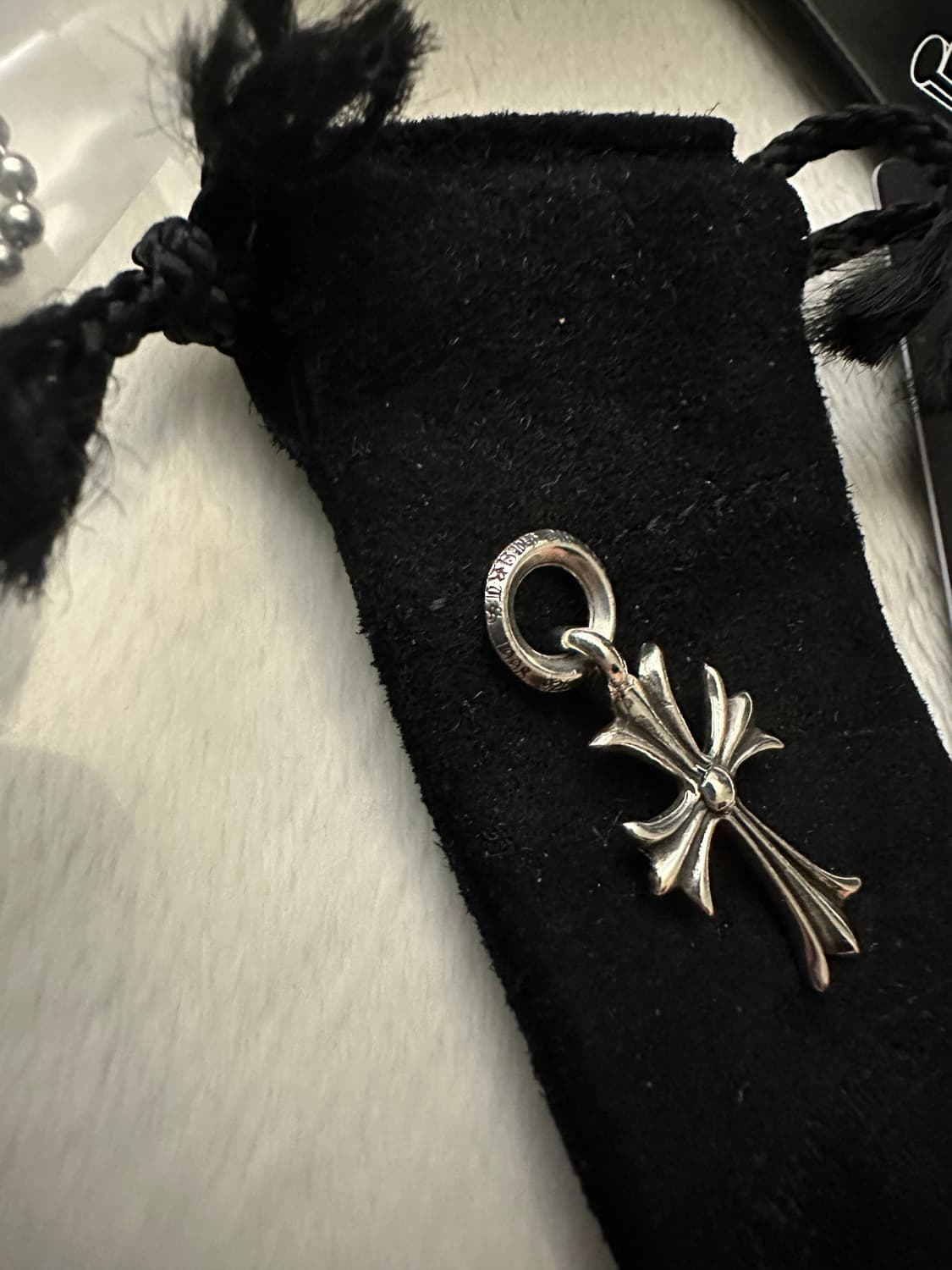 크롬하츠 타이니 크로스 참 상품이미지6