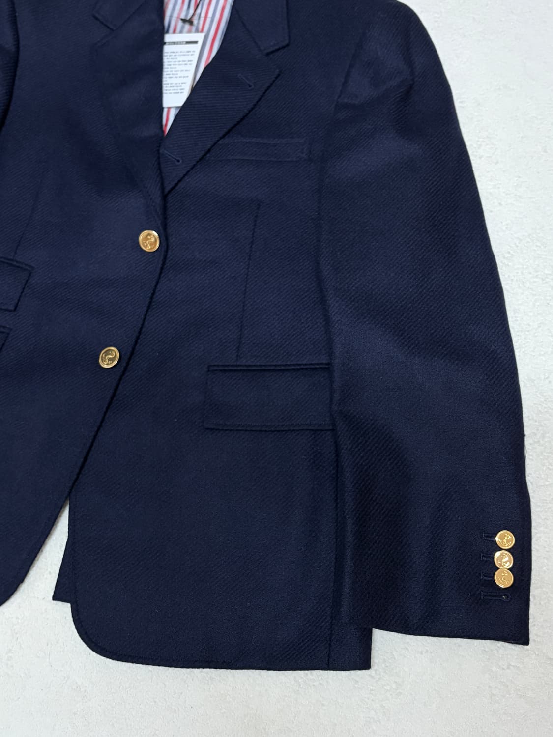 (새거급,매장판) 톰브라운 쉐틀랜드 금장 블레이저 1 톰브라운 금장 자켓 상품이미지2