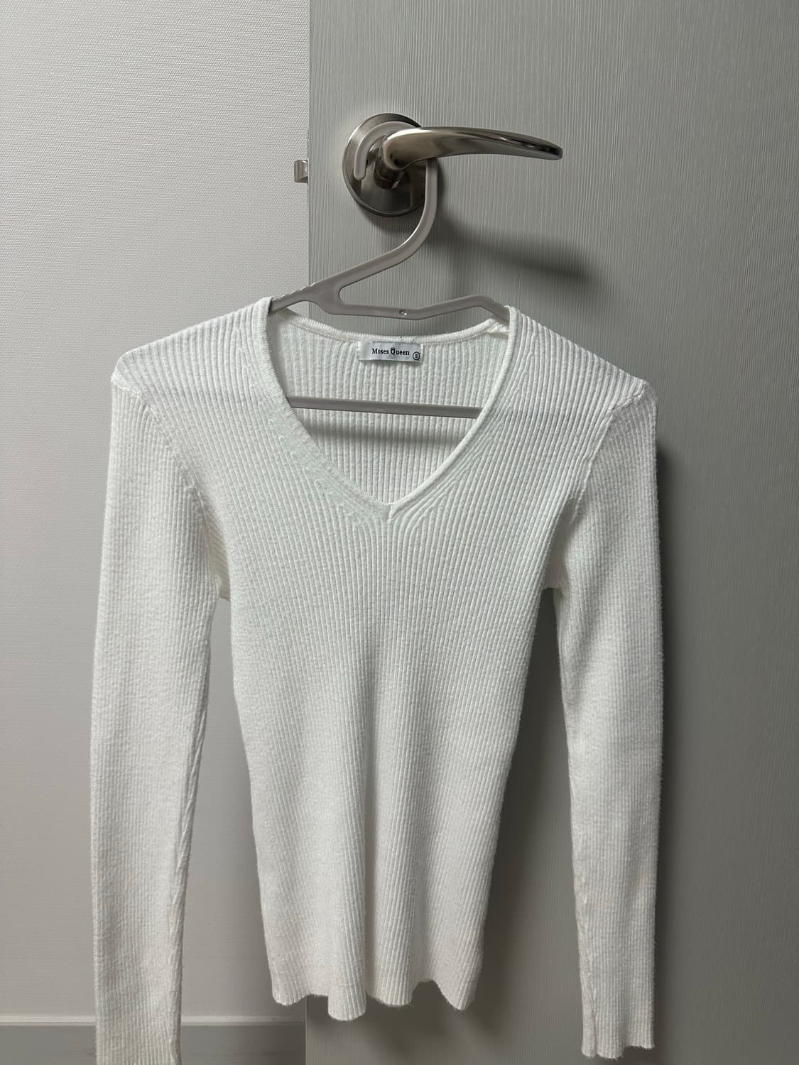 골지 브이넥 니트 상품이미지1