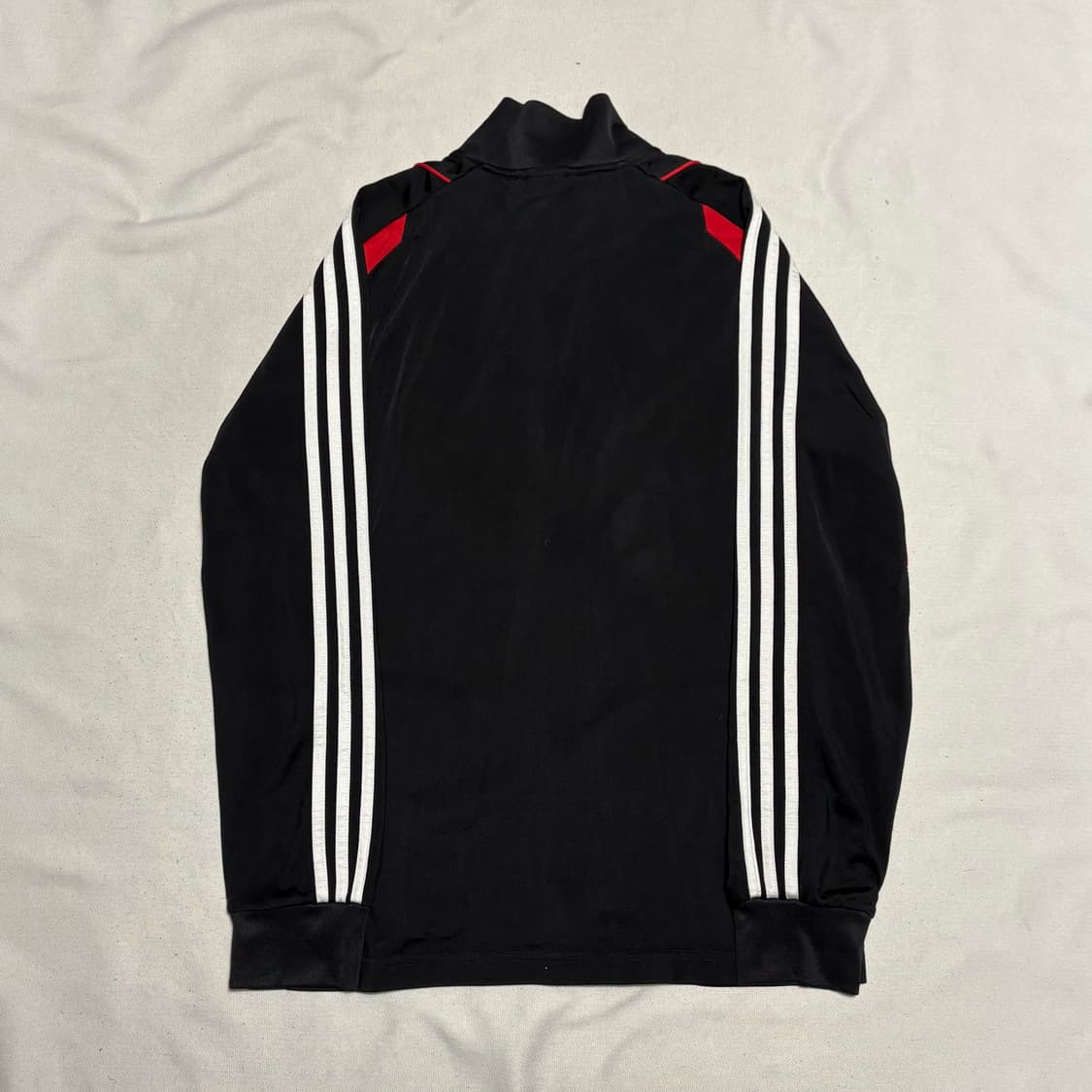 105 아디다스 리버풀 레드 파이핑 블랙 트랙탑 상품이미지3