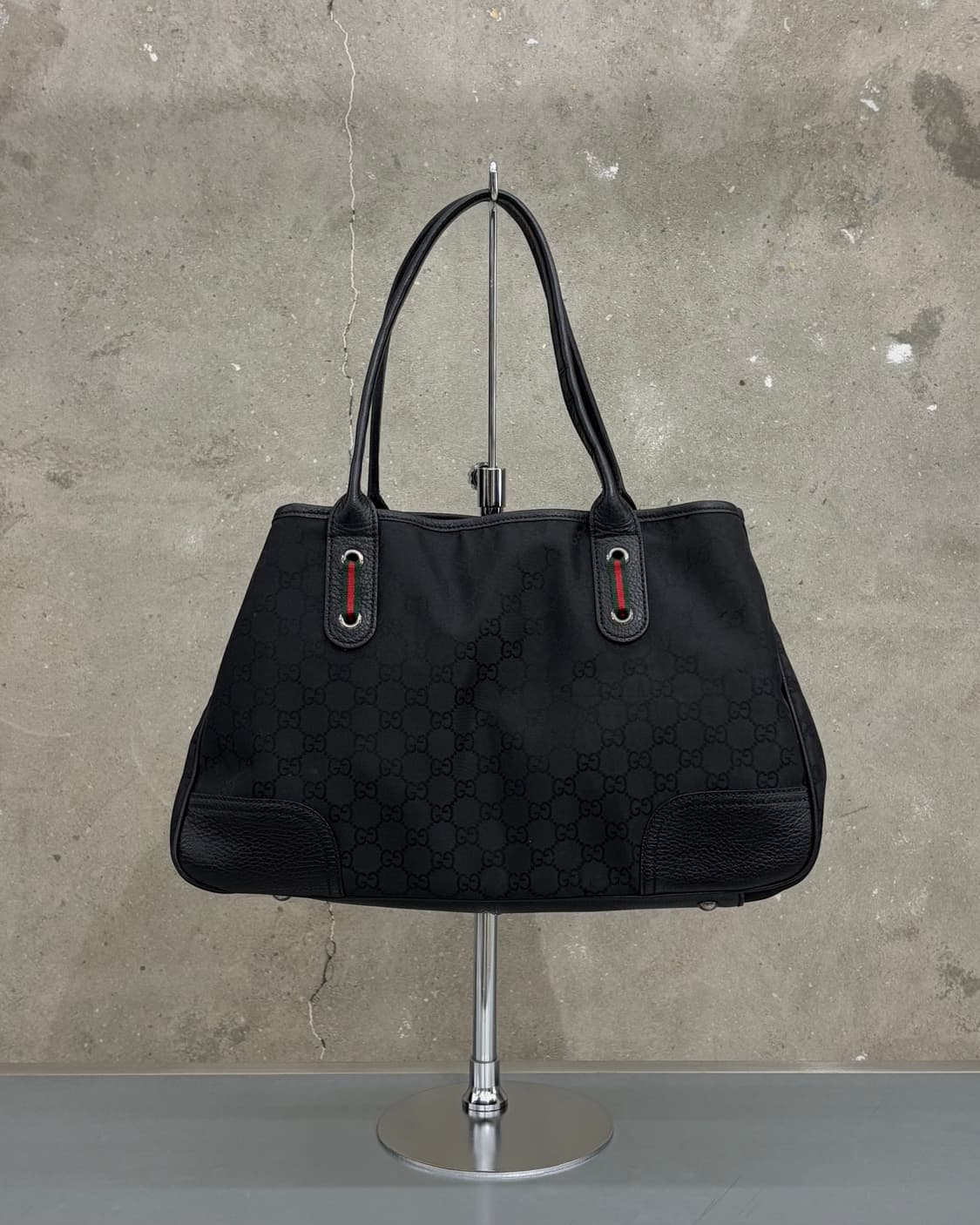 Gucci 구찌 GG 블랙 캔버스 토트백  상품이미지1
