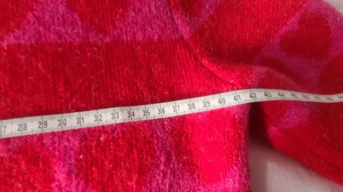 하트 패턴이 돋보이는 Zara 레드 크롭 니트 상품이미지7