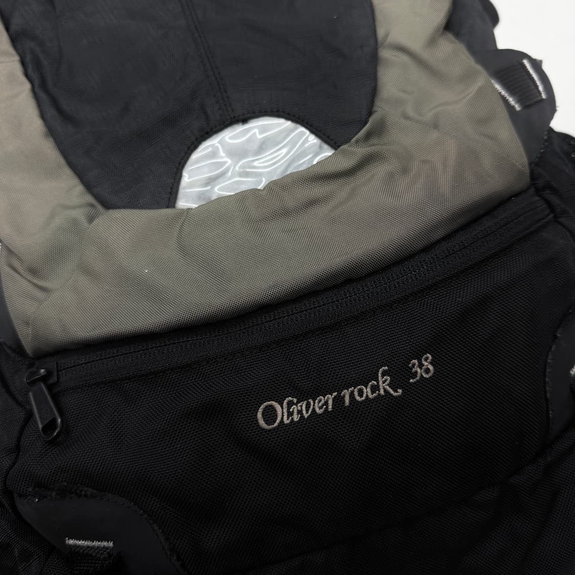 컬럼비아 고프코어 카키 배색 테크니컬 백팩 상품이미지5