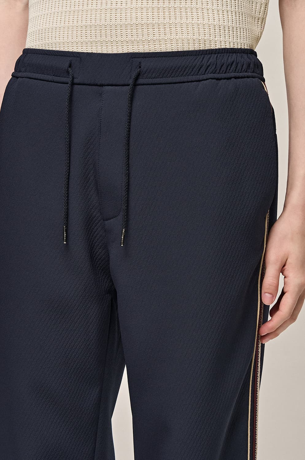 [정품] 타임옴므 23ss 남성 사이드 자수 트랙 슬랙스 82 size 상품이미지9