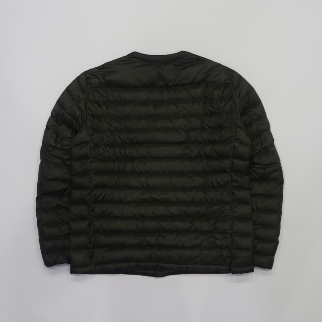 유니클로 카키 다운 브이넥 경량 가디건 패딩 상품이미지4