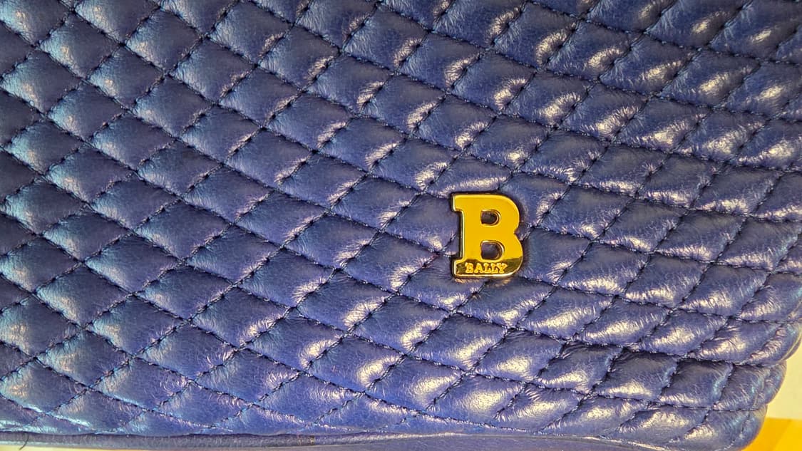 [신품급] 발리 퀼팅 테슬 숄더백 / 초레어 상품이미지3