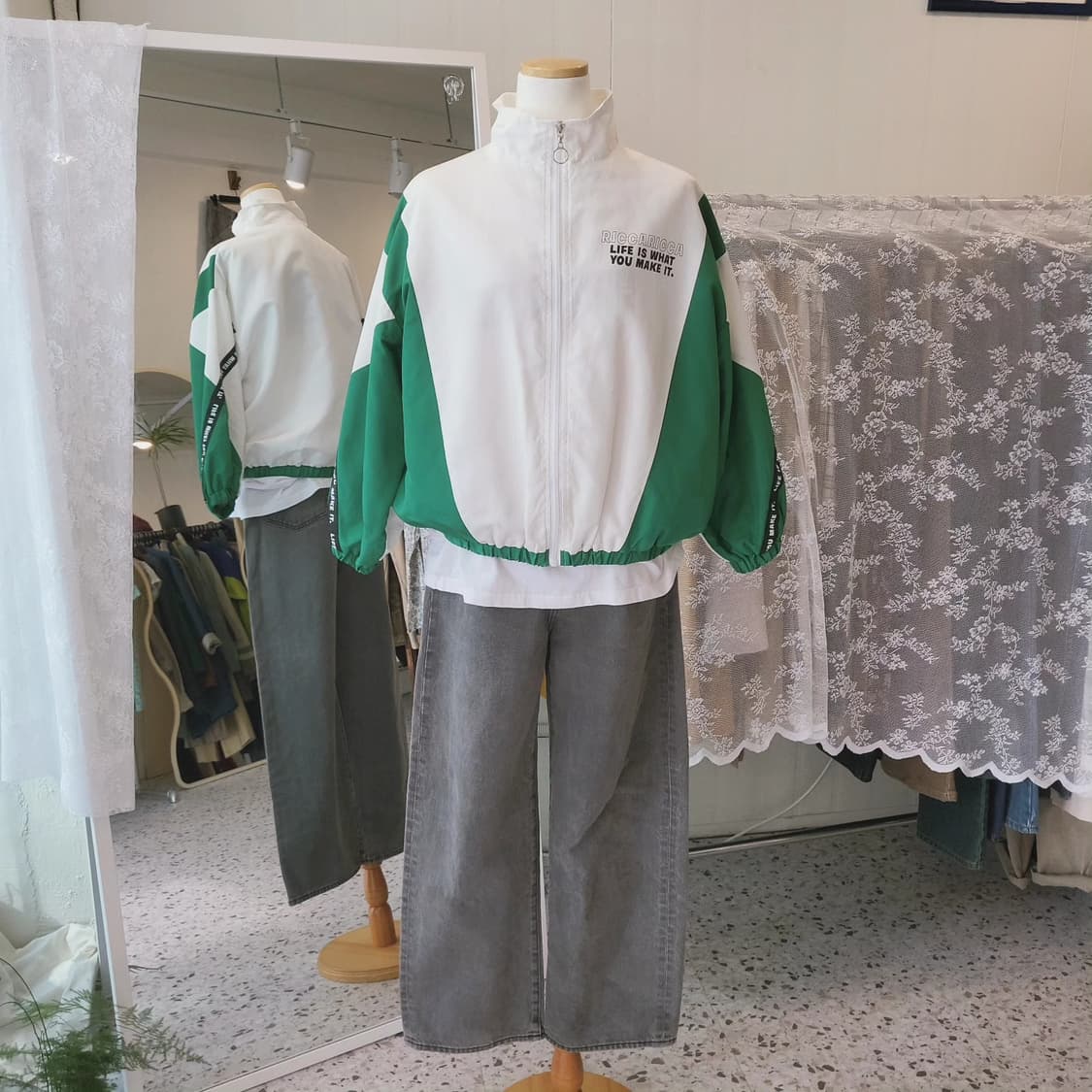 RiccaRicca 배색 숏 바람막이 상품이미지1