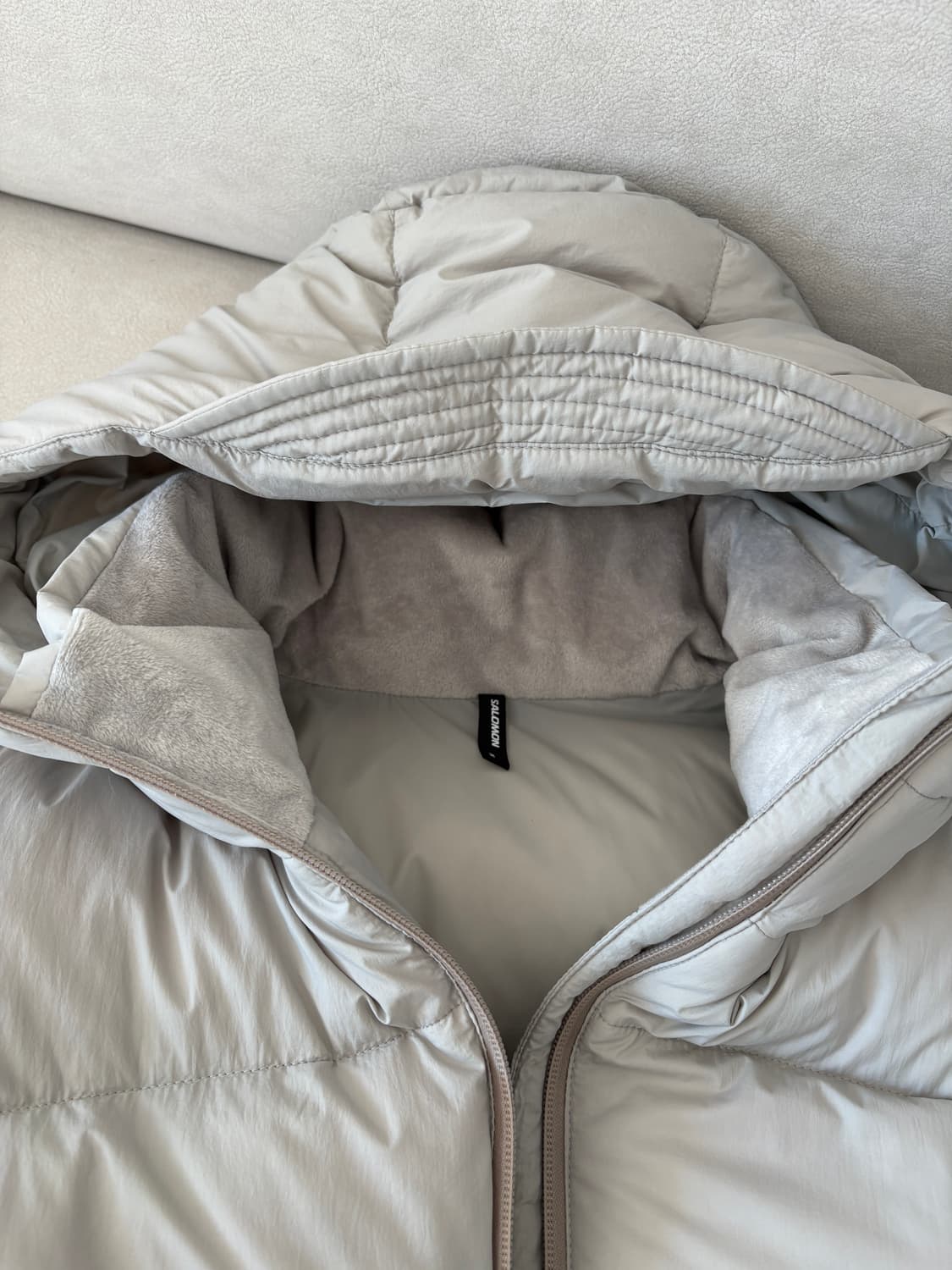 (새상품) 살로몬 덕다운 패딩 M사이즈 웜그레이 컬러 상품이미지3