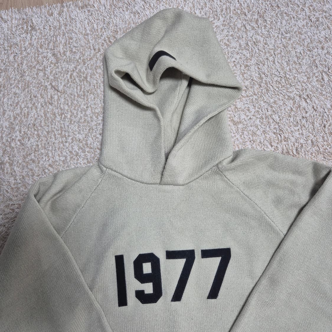 에센셜 1977 후드니트 상품이미지1