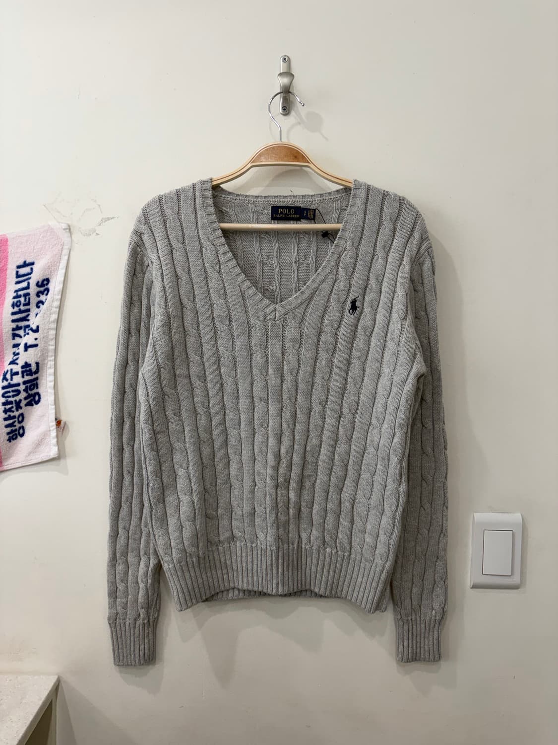 243. 폴로 꽈배기 브이넥 니트 상품이미지1