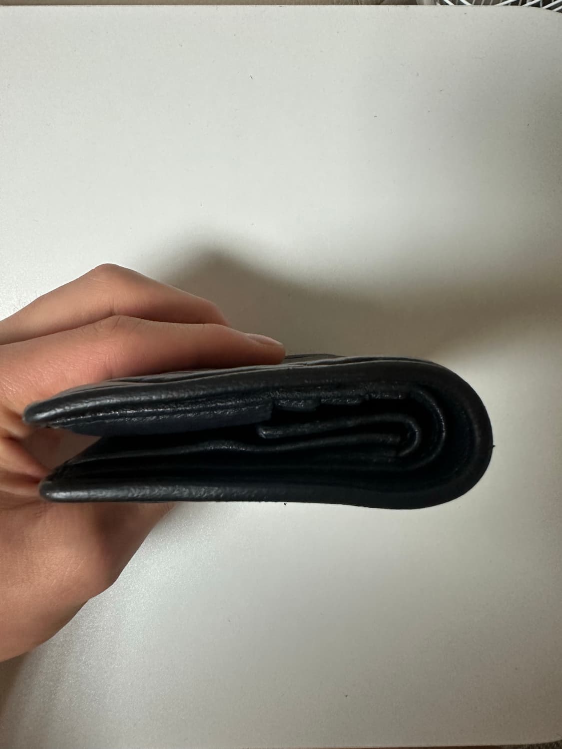 미우미우 칸센트 반지갑 블랙 상품이미지6