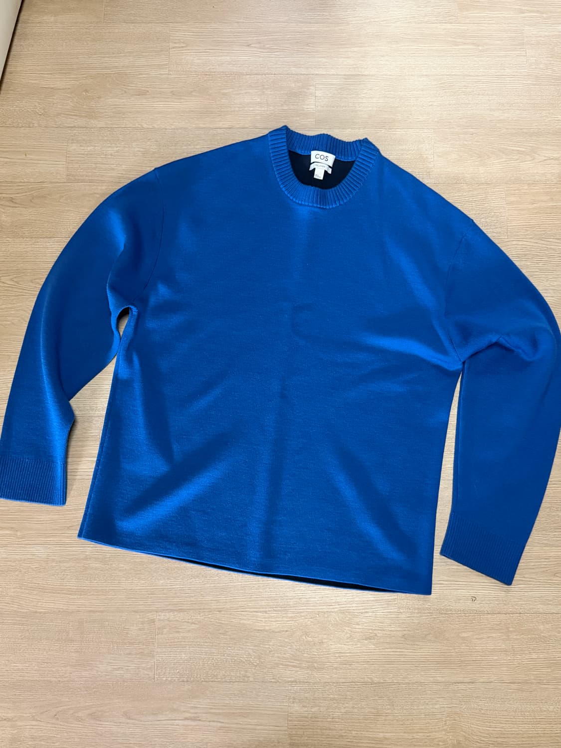 COS 코스 코발트블루 오버핏니트 M 상품이미지1